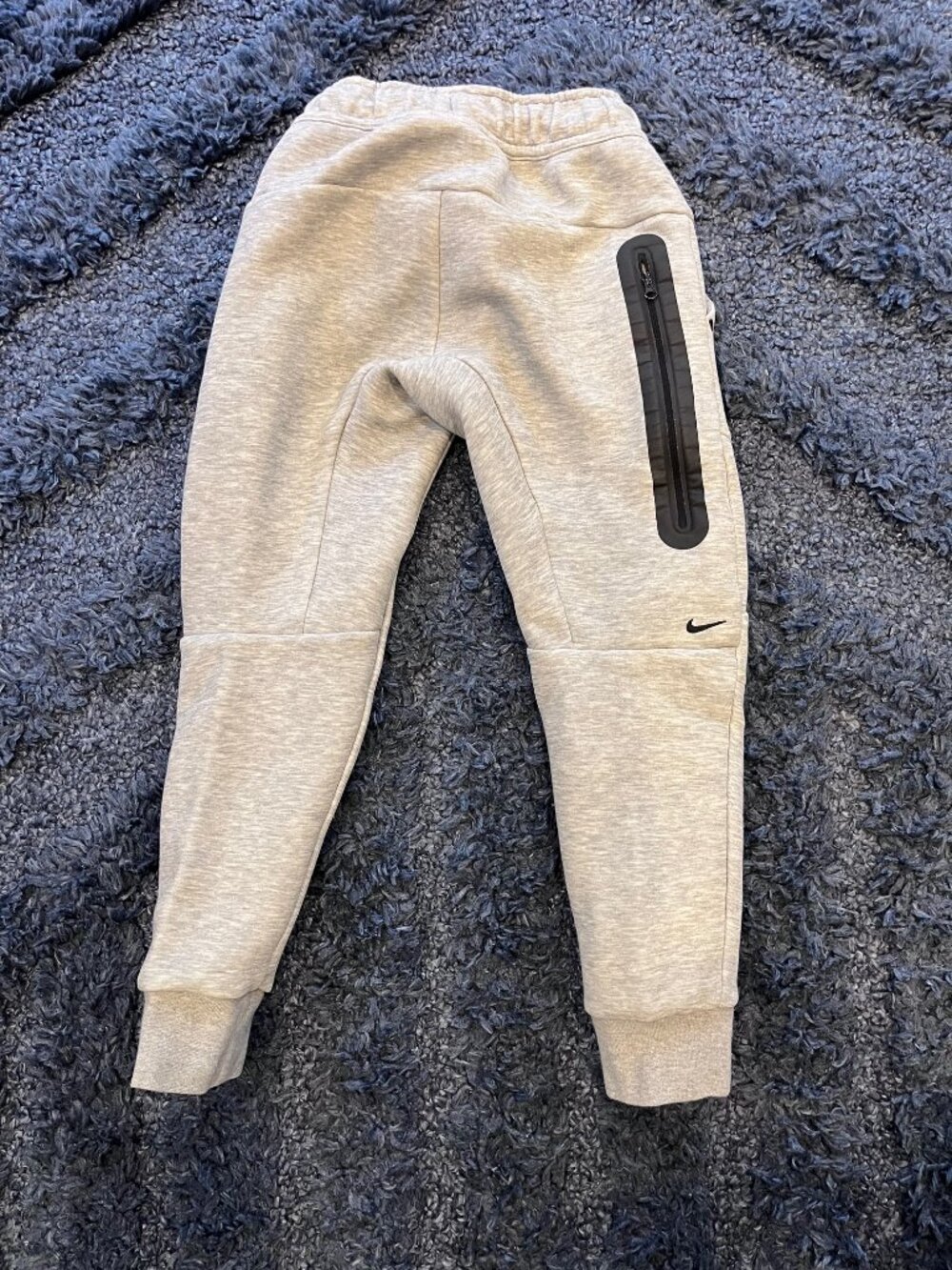 Nike Tech Fleece Gray Tapered Joggers | Kids XS - Picture 4 of 8